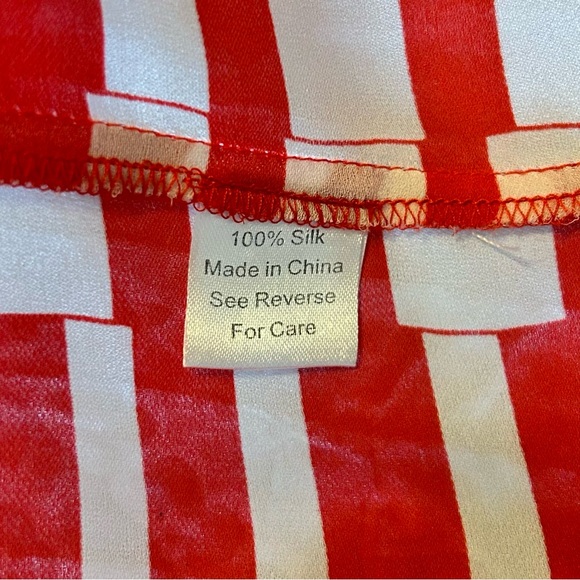 PARKER • 100% Silk Red & White Short Sleeve Open Back Blouse - Picture 6 of 7
